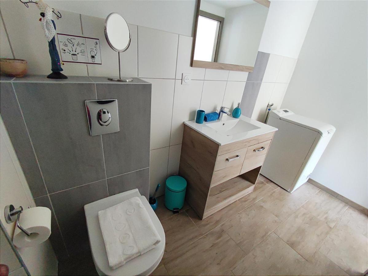 Janea Big Blue House Apartment Reichsfeld ภายนอก รูปภาพ