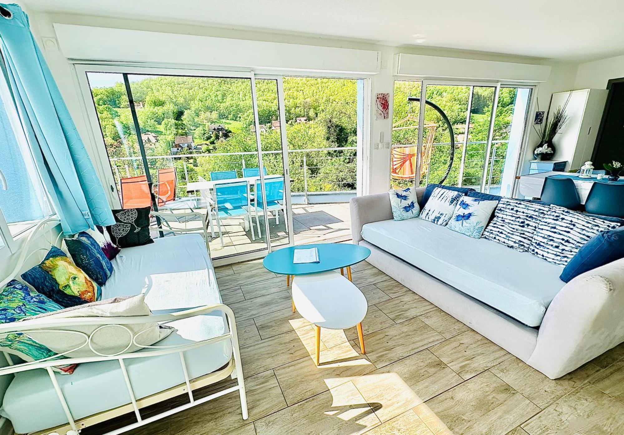 Janea Big Blue House Apartment Reichsfeld ภายนอก รูปภาพ