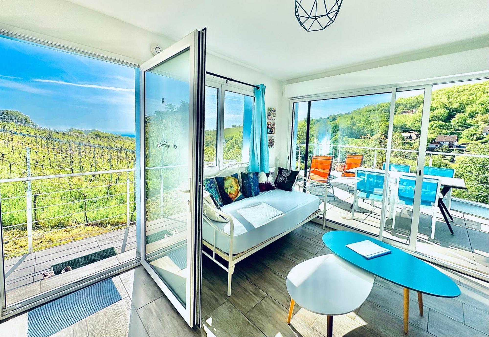 Janea Big Blue House Apartment Reichsfeld ภายนอก รูปภาพ